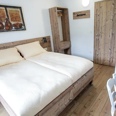 Bed & Breakfast Hisa Poljana