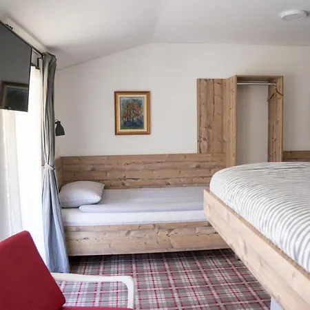Bed & Breakfast Hisa Poljana 3*