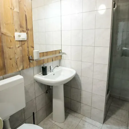 Hisa Poljana 3*