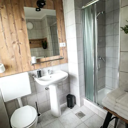 Bed & Breakfast Hisa Poljana 3*