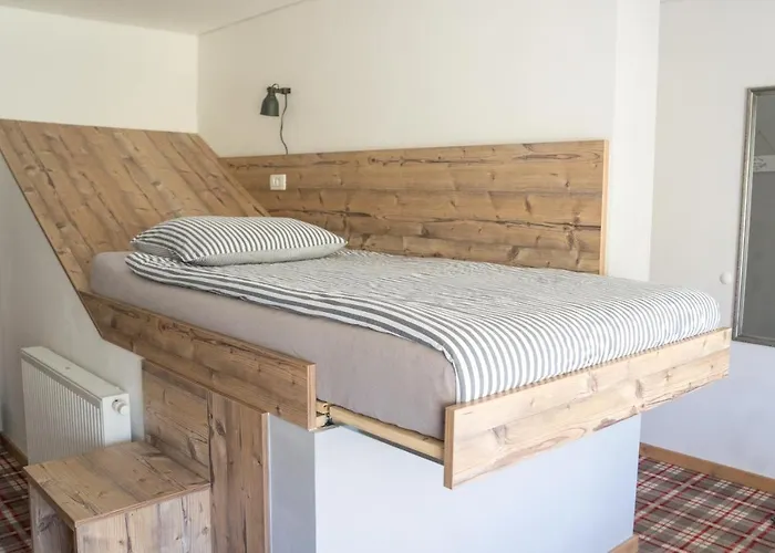 Bed and Breakfast Hisa Poljana 3*