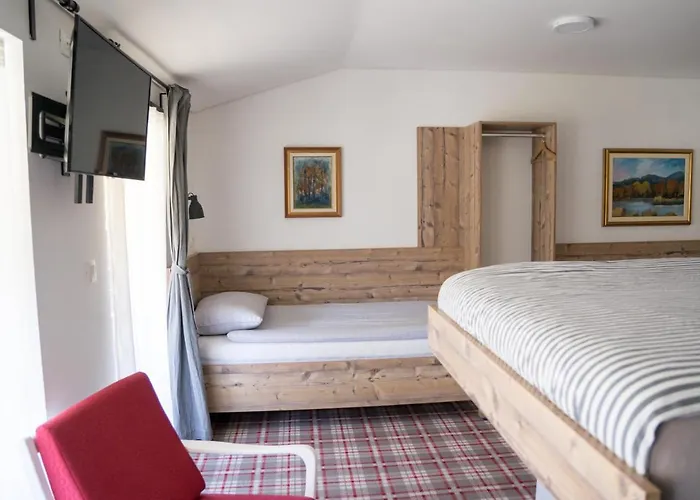 Bed and Breakfast Hisa Poljana 3*