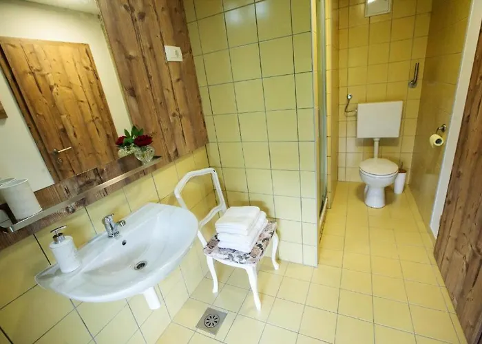 Hisa Poljana Bed and Breakfast Prevalje