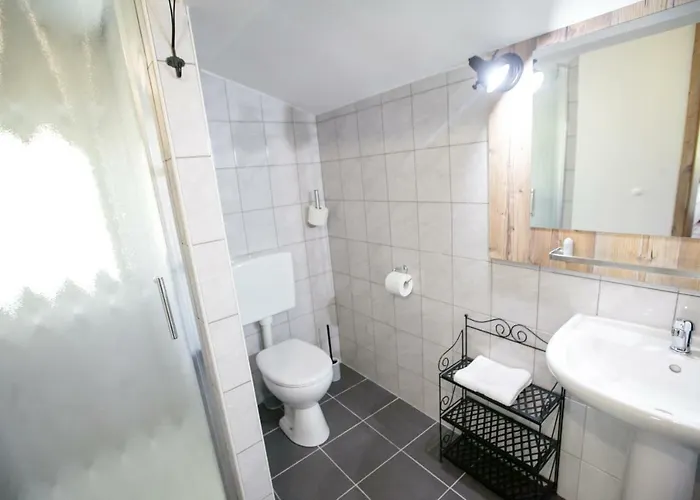 Hisa Poljana Bed and Breakfast 3*